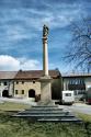 Mariánsky stĺp so sochou Immaculaty v Strážach Mariánsky stĺp so sochou Immaculaty v Strážach